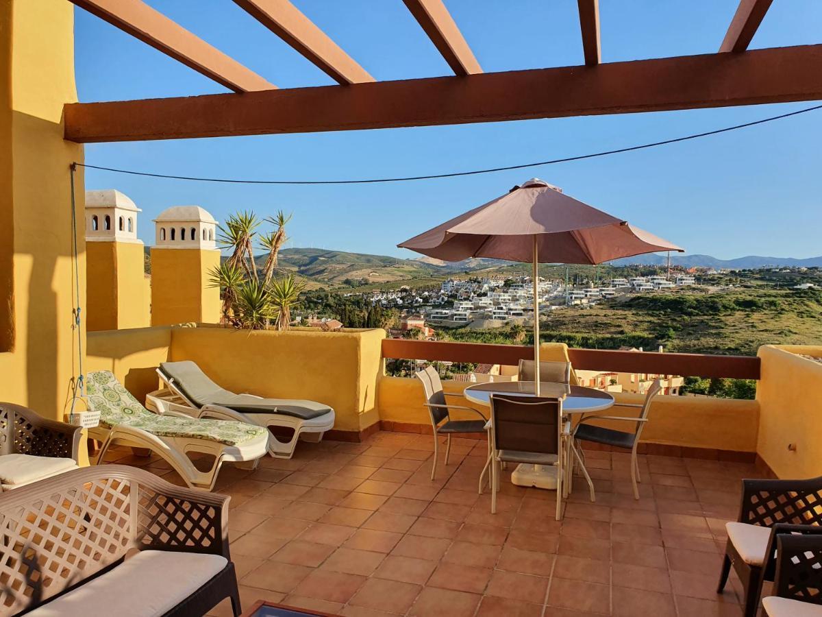 Seaview A Spectacular 3 Bed 3 Bathroom Penthouse Манільва Екстер'єр фото