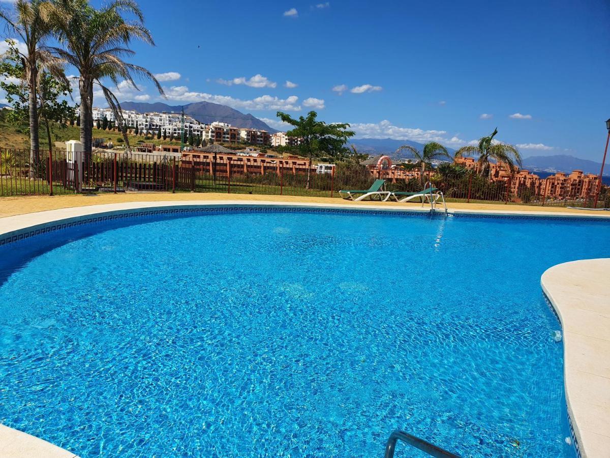 Seaview A Spectacular 3 Bed 3 Bathroom Penthouse Манільва Екстер'єр фото
