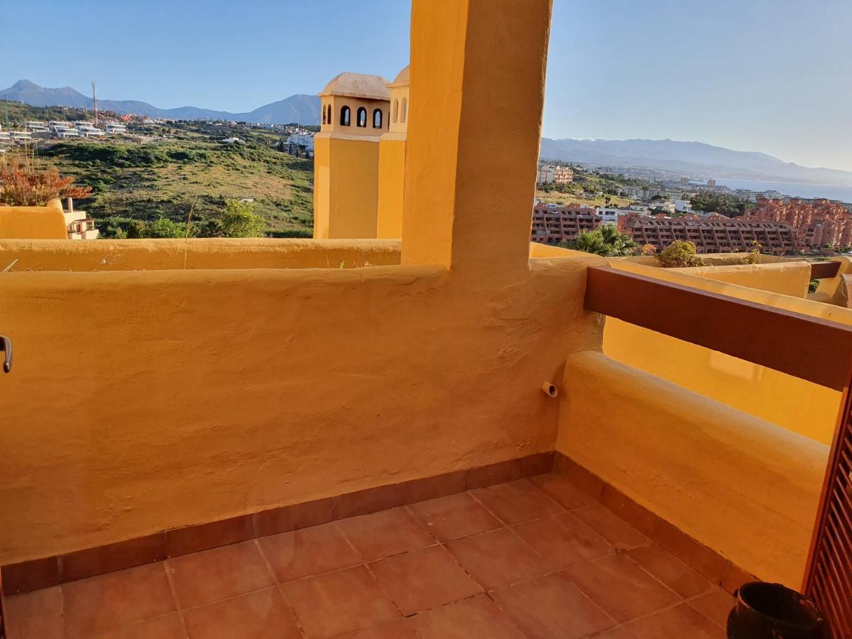 Seaview A Spectacular 3 Bed 3 Bathroom Penthouse Манільва Екстер'єр фото