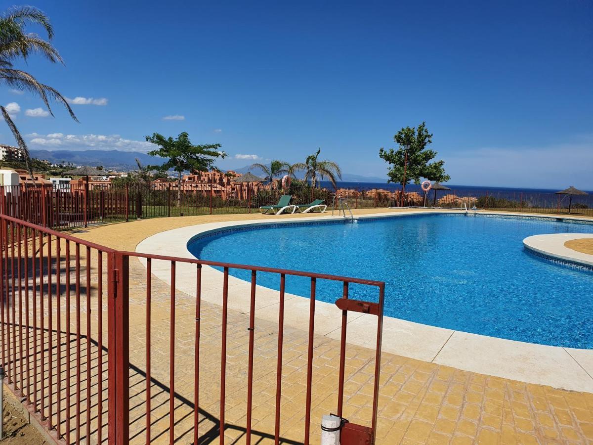 Seaview A Spectacular 3 Bed 3 Bathroom Penthouse Манільва Екстер'єр фото