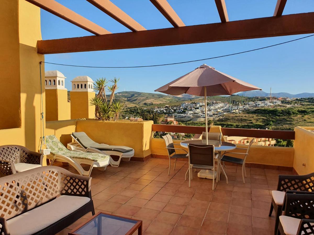 Seaview A Spectacular 3 Bed 3 Bathroom Penthouse Манільва Екстер'єр фото