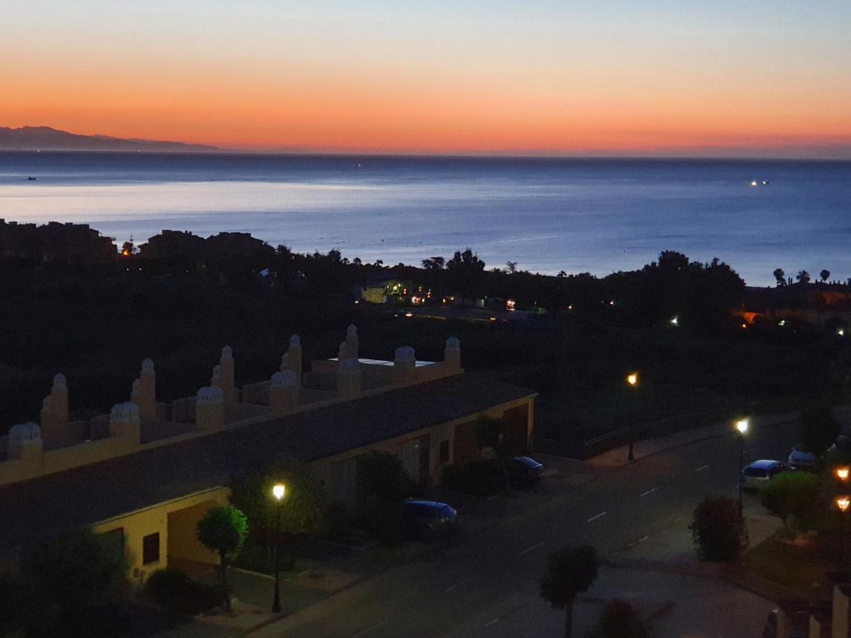 Seaview A Spectacular 3 Bed 3 Bathroom Penthouse Манільва Екстер'єр фото